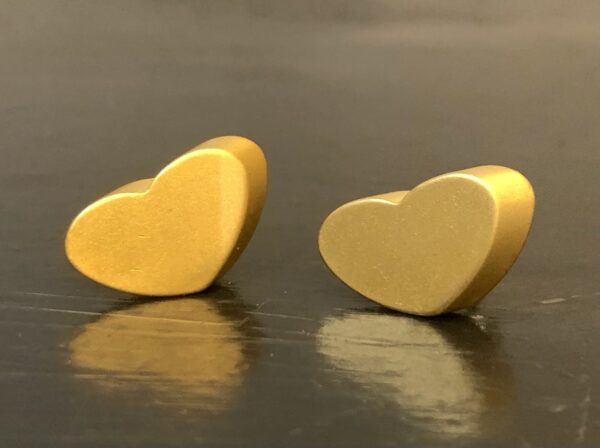 Coeur studs